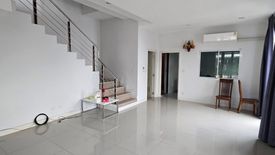 3 Bedroom Townhouse for sale in Lak Song, Bangkok