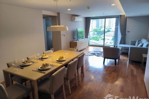 3 Bedroom Apartment for rent in Piya Apartment Sukkhumvit 15, Khlong Toei Nuea, Bangkok near Airport Rail Link Makkasan