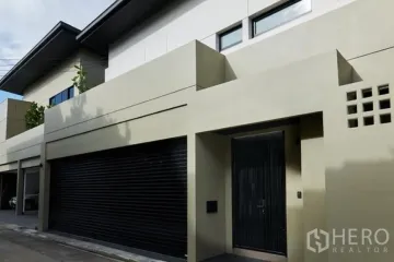 4 Bedroom Warehouse / Factory for rent in Phra Khanong Nuea, Bangkok near BTS Ekkamai