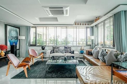 4 Bedroom Condo for sale in Baan Piya Sathorn, Thung Maha Mek, Bangkok near BTS Sala Daeng