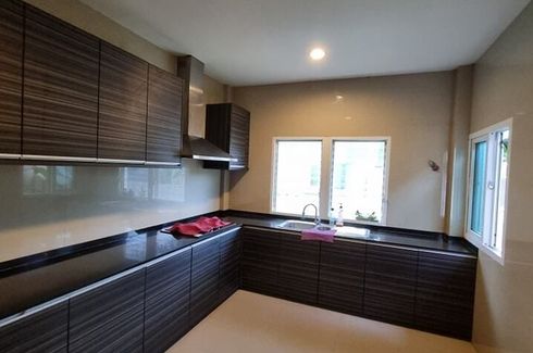 3 Bedroom House for sale in Chom Phon, Bangkok near MRT Chankasem