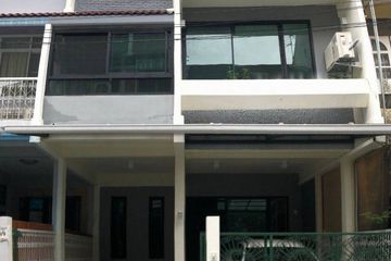 3 Bedroom Townhouse for sale in Khlong Tan Nuea, Bangkok