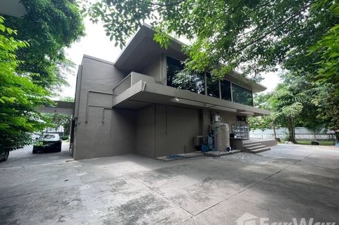 4 Bedroom House for sale in Khlong Toei Nuea, Bangkok near MRT Sukhumvit