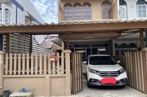 2 Bedroom Townhouse for rent in Khlong Chan, Bangkok