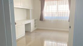 2 Bedroom Condo for rent in Garden Place, Sam Sen Nok, Bangkok near BTS Thong Lo