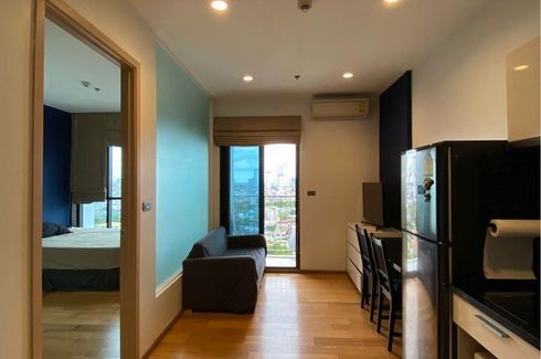 1 Bedroom Condo for rent in Fuse Sathorn - Taksin, Bang Lamphu Lang, Bangkok near BTS Wongwian Yai