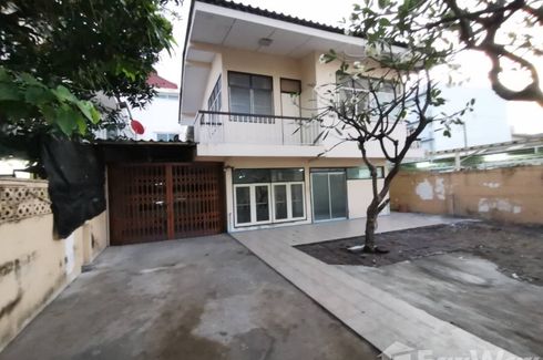 2 Bedroom House for rent in Huai Khwang, Bangkok near MRT Thailand Cultural Centre