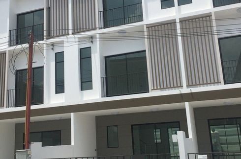 3 Bedroom Townhouse for rent in Patio Srinakarin - Rama 9, Hua Mak, Bangkok