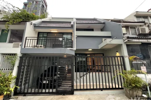 4 Bedroom Townhouse for rent in Khlong Tan Nuea, Bangkok near BTS Thong Lo