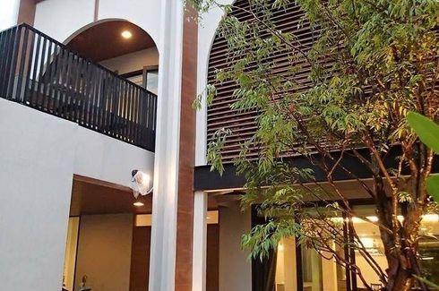 3 Bedroom Townhouse for rent in Khlong Tan Nuea, Bangkok