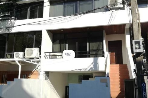 3 Bedroom Townhouse for rent in Khlong Tan Nuea, Bangkok