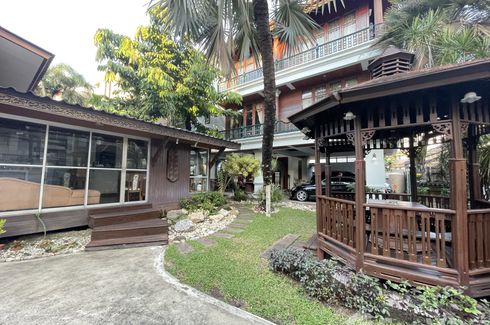 2 Bedroom House for rent in Phra Khanong, Bangkok near BTS Ekkamai