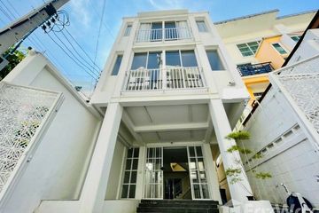 3 Bedroom Townhouse for sale in Hua Mak, Bangkok near MRT Yaek Lam Sali