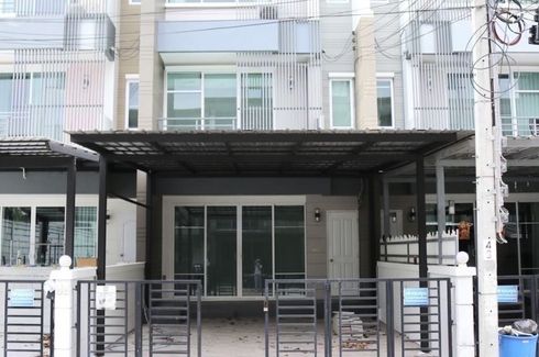 3 Bedroom Townhouse for sale in Town Avenue Rama 9, Hua Mak, Bangkok