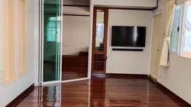 3 Bedroom Condo for sale in Srivara Mansion, Din Daeng, Bangkok near MRT Thailand Cultural Centre