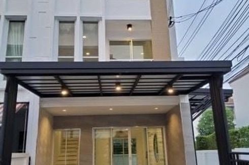 3 Bedroom Townhouse for sale in Baan Klang Muang S-Sense Onnuch-Wongwan, Lat Krabang, Bangkok