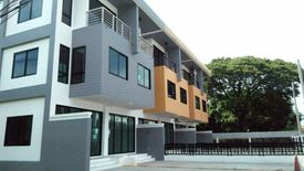 2 Bedroom Townhouse for sale in Baan Thananda Chalermprakiat Ror 9 Soi 48, Dokmai, Bangkok