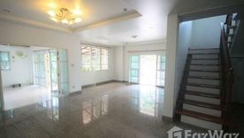 3 Bedroom House for rent in Sao Thong Hin, Nonthaburi near MRT Sam Yaek Bang Yai