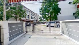 3 Bedroom Townhouse for sale in Baan Klang Muang Sathorn-Taksin 2, Bang Kho, Bangkok near BTS Wutthakat