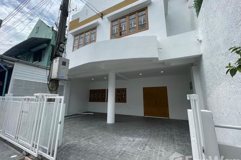 4 Bedroom Townhouse for sale in Thanawan Place, Krathum Lom, Nakhon Pathom