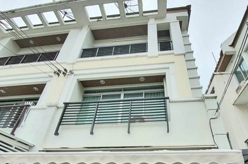 4 Bedroom Townhouse for sale in Baan Klang Muang Urbanion Sathorn-Taksin, Bang Kho, Bangkok near BTS Wutthakat