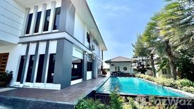 6 Bedroom Villa for sale in Khun Si, Nonthaburi