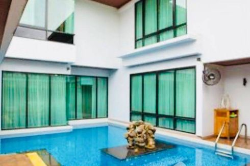 7 Bedroom Villa for sale in Phra Khanong Nuea, Bangkok near BTS Ekkamai