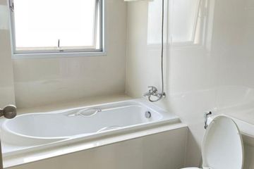 3 Bedroom Apartment for rent in P.W.T. Mansion, Khlong Toei, Bangkok near MRT Queen Sirikit National Convention Centre