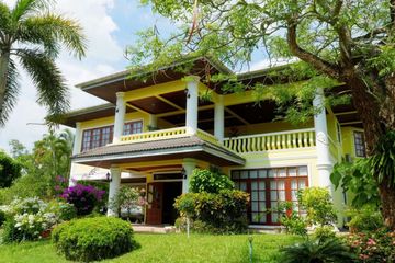 4 Bedroom House for sale in Talat Nuea, Phuket