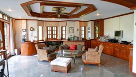 4 Bedroom House for sale in Talat Nuea, Phuket