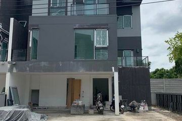 4 Bedroom House for sale in Dokmai, Bangkok