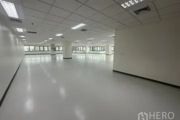 Office for rent in Silom, Bangkok near BTS Sala Daeng