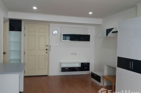 1 Bedroom Condo for rent in Lumpini Ville Cultural Center, Sam Sen Nok, Bangkok near MRT Huai Khwang