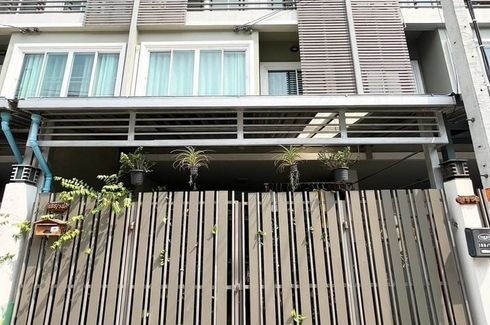 3 Bedroom Townhouse for sale in Bang Si Mueang, Nonthaburi