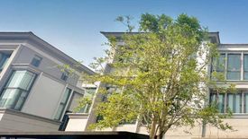 8 Bedroom Villa for sale in Dokmai, Bangkok