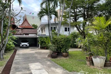 2 Bedroom House for rent in Sam Sen Nai, Bangkok near BTS Ari