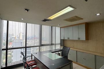 Office for rent in Green Tower, Khlong Tan, Bangkok
