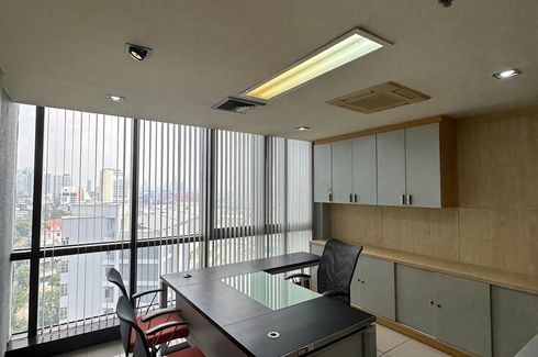 Office for rent in Green Tower, Khlong Tan, Bangkok