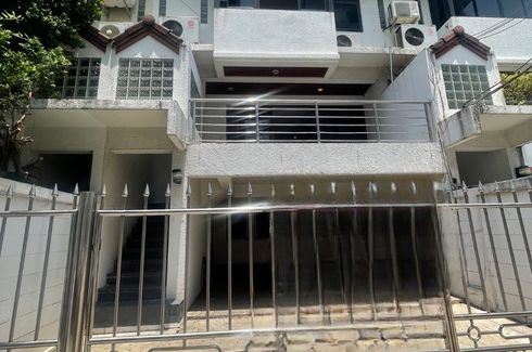 4 Bedroom Townhouse for rent in Langsuan, Bangkok near BTS Ratchadamri