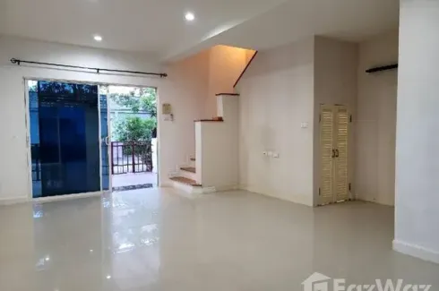 3 Bedroom Townhouse for sale in The Metro Rama 9, Prawet, Bangkok