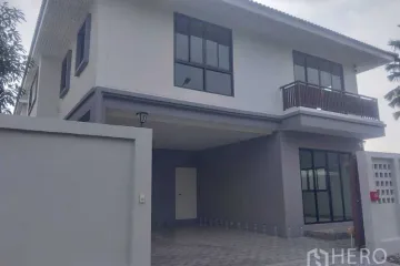 4 Bedroom House for sale in Bang Chak, Bangkok