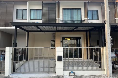 3 Bedroom Townhouse for sale in Pruksaville 57 Pattanakarn, Suan Luang, Bangkok