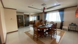 3 Bedroom Condo for rent in Khlong Tan Nuea, Bangkok