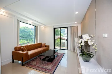 2 Bedroom Condo for sale in O2 Hip, Langsuan, Bangkok near BTS Ploen Chit