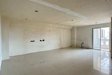 1 Bedroom Condo for sale in Grand Park Town Building C, Wang Thonglang, Bangkok near MRT Huai Khwang