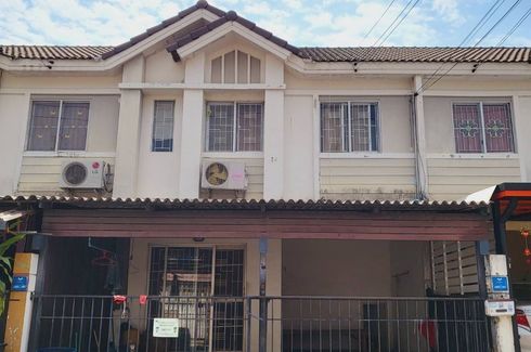 3 Bedroom Townhouse for sale in Baan Pruksa 70, Lam Pla Thio, Bangkok
