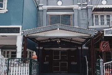 2 Bedroom Townhouse for sale in Baan Poonsinthani 1, Khlong Song Ton Nun, Bangkok