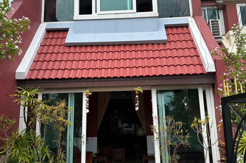 3 Bedroom Townhouse for sale in Nong Prue, Chonburi