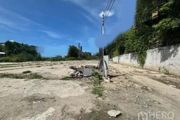 Land for rent in Khlong Tan Nuea, Bangkok