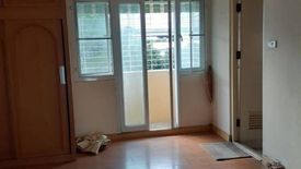 4 Bedroom House for sale in Din Daeng, Bangkok